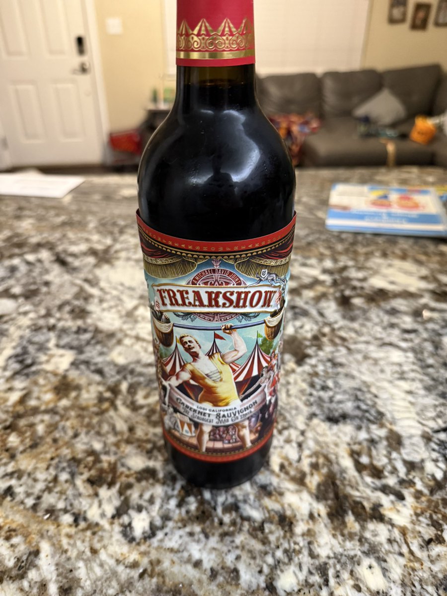 knightalorian's tweet image. “Don’t you find it, I don’t know, funny that this is your favorite wine?”
“Huh? What are you talking about?”
“Well, you know, with the costumes and all”
“I don’t know what you mean, I don’t get it.”