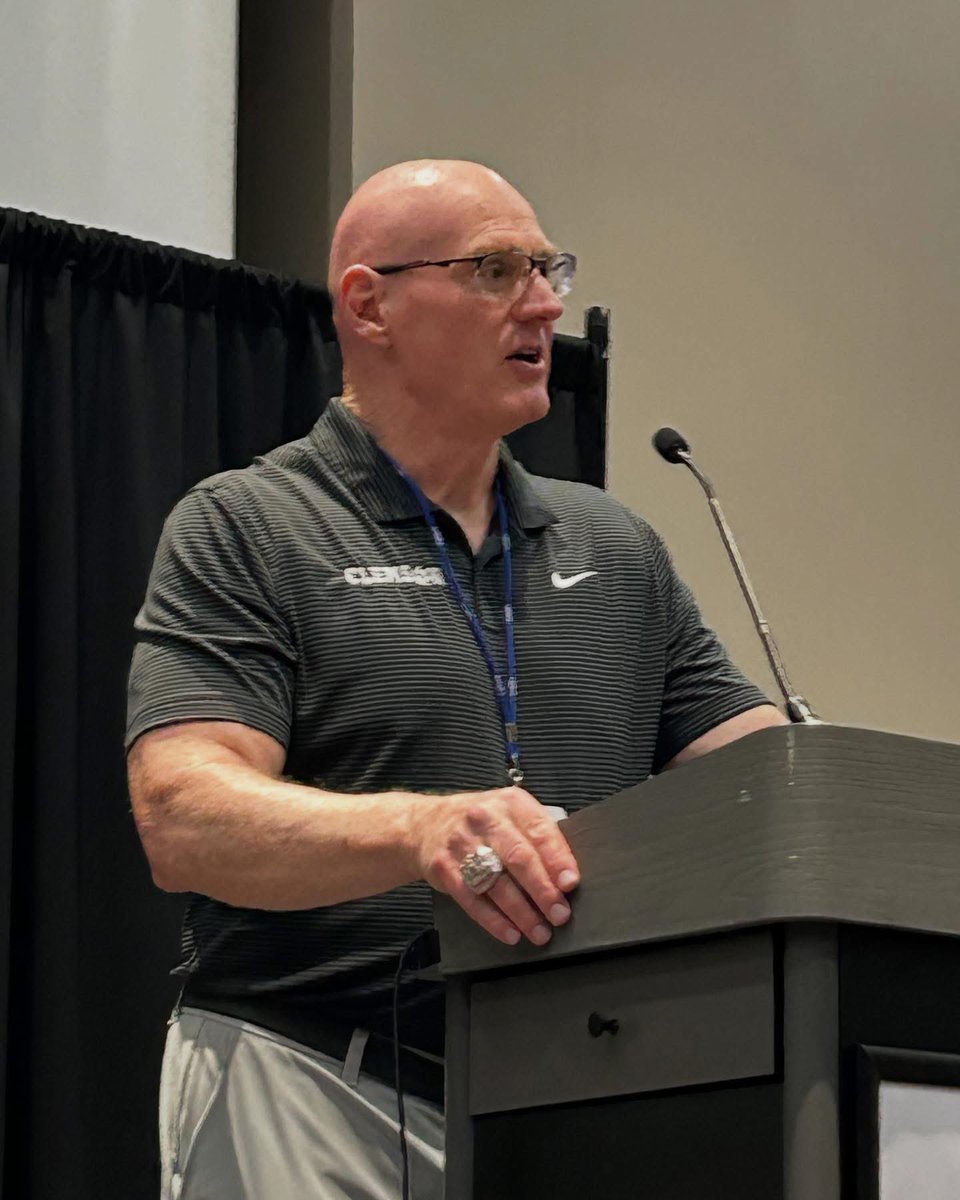 willsstrength's tweet image. What a great afternoon at the SCACA Clinic In Greenville. Our friend and mentor, Clemson Head Strength Coach Joey Batson, was inducted into the SCHSSCA HOF for his valuable contributions to the strength & conditioning profession for over 40 years (29 at Clemson).
@CoachBatson