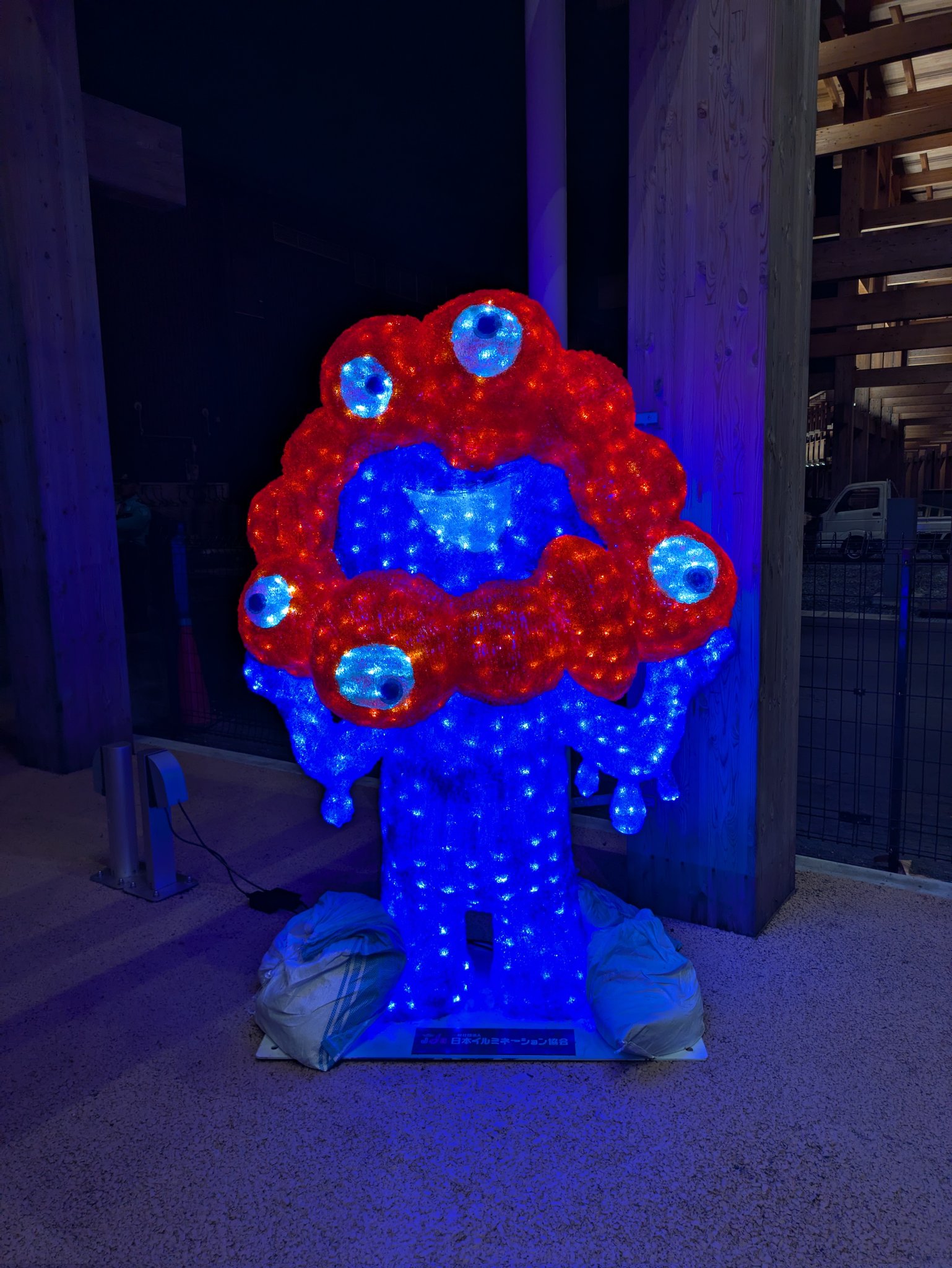 12月のねこ (@lapislazulineko) / X