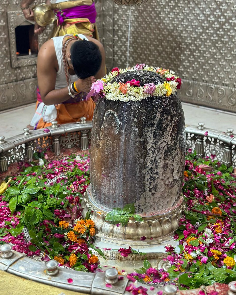 iamriteshup's tweet image. हर हर महादेव 🙏