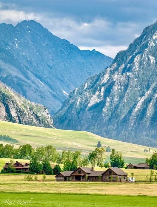 Peddlingforpizz's tweet image. Paradise Valley, Montana. 🇺🇸