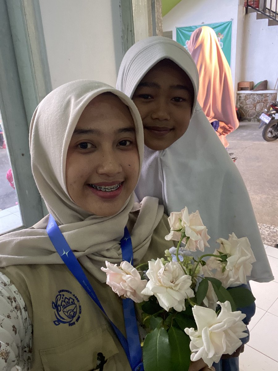 4ddes's tweet image. kkn cenah