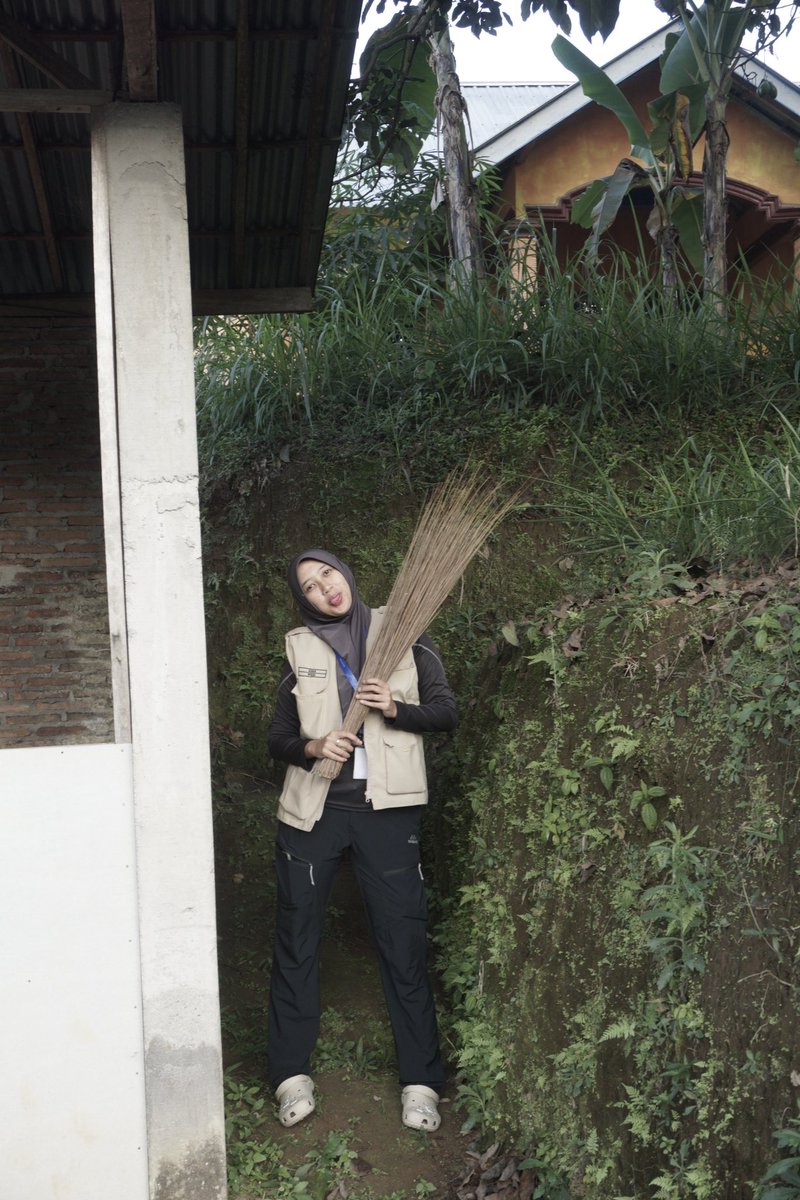 4ddes's tweet image. kkn cenah