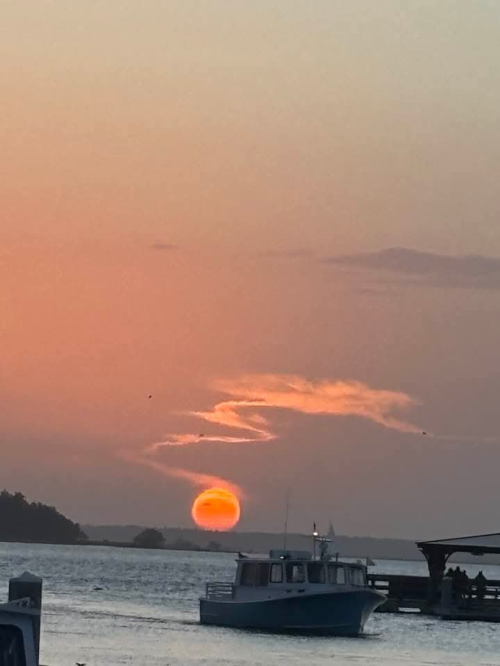 SheaGibsonWx's tweet image. 7/27/25 Sunday 8:30pm:
From Harbortowne, Hilton Head SC as the sun is trying to smile at us in this brutal heat. Pics by Captain Fitz Lazenby .
