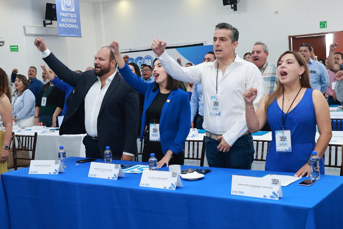 PAN Durango (@cdepandurango) on Twitter photo Hoy el Consejo Estatal renovó la dirigencia de nuestro comité en un ambiente de unidad, legalidad y compromiso partidista.
<a href="/mario14sm/">Mario Salazar Madera</a> fue electo como Presidente del Comité Estatal, acompañado por <a href="/sofdr25/">Sofía Durán</a> como Secretaria General. Hoy el Consejo Estatal renovó la dirigencia de nuestro comité en un ambiente de unidad, legalidad y compromiso partidista.
<a href="/mario14sm/">Mario Salazar Madera</a> fue electo como Presidente del Comité Estatal, acompañado por <a href="/sofdr25/">Sofía Durán</a> como Secretaria General.