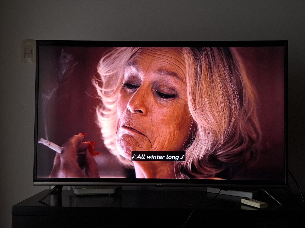 enjoyjessica's tweet image. Llegué a EL episodio de The Bear (ese que siempre leía nombrar). No era para ver un domingo y menos este porque uffffff. Sigo temblando.