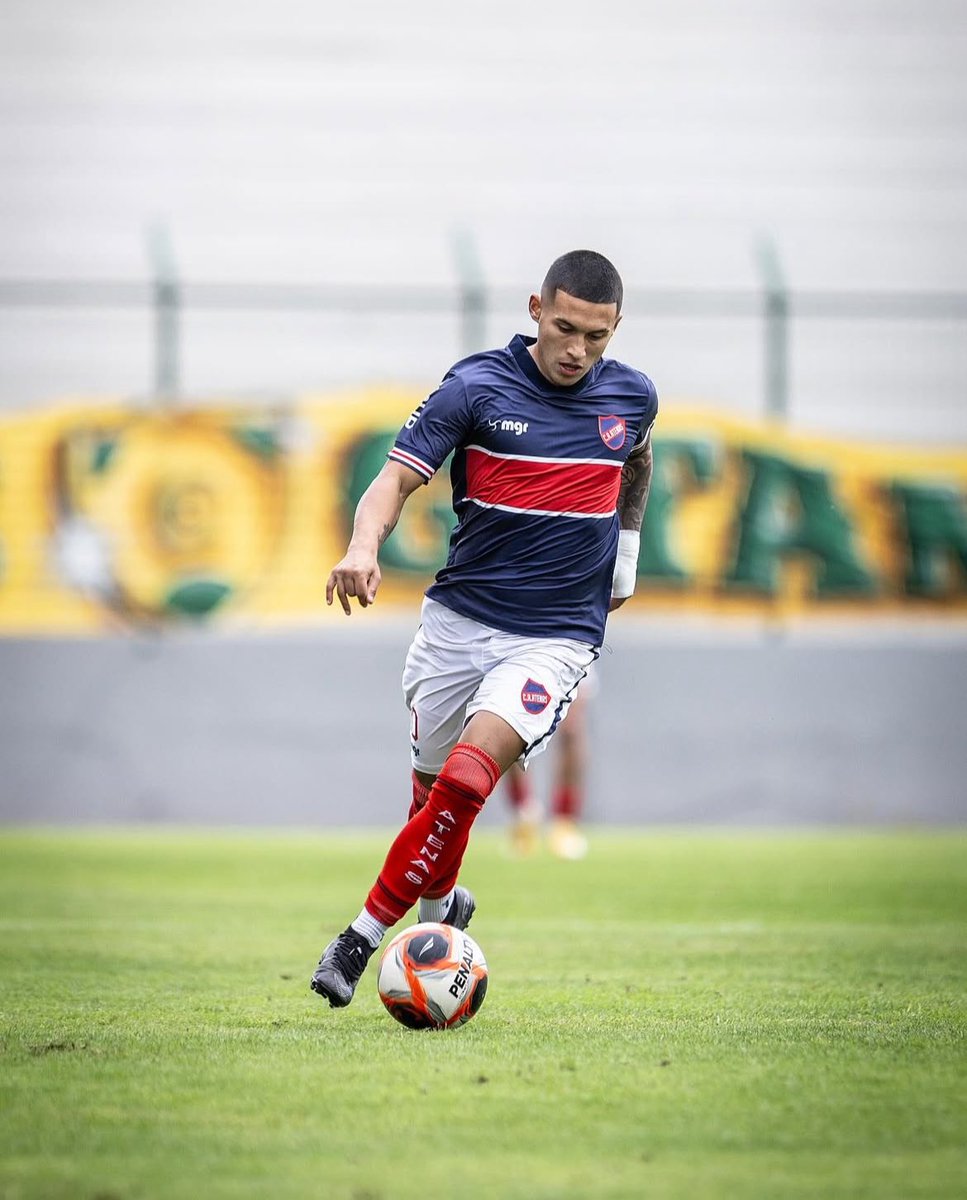 Mariano Aguilera de Atenas es de lo mejor de esta Segunda División, ya desde hace un año.