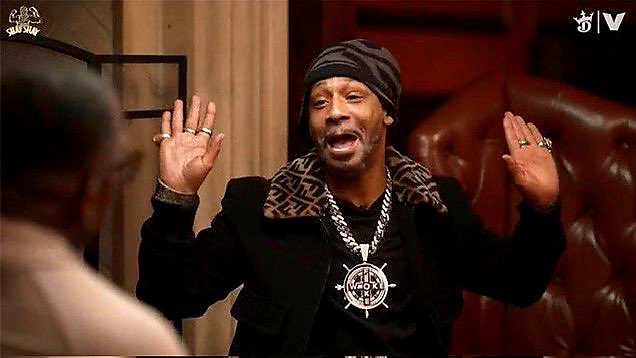 _CmG__'s tweet image. #Sizokthola U Can Tell By The Look Of Drug Dealers Face After When They Had A Little Chit Chat Behind The Scenes Off Camera