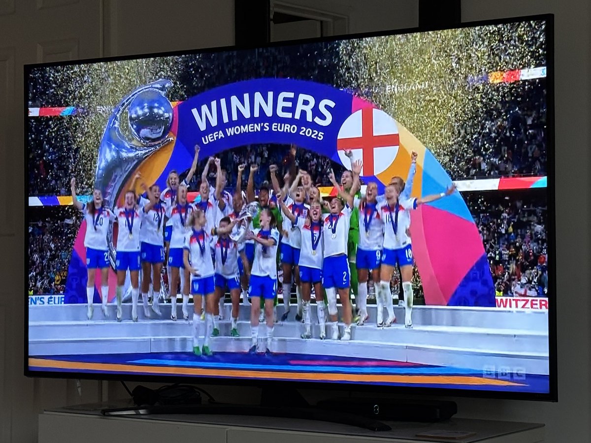 AS_FootyReview's tweet image. One thing that’s truly fantastic about this is there will loads of young girls replicating this moment in the parks with their friends pretending they are one of these England stars, dreaming that one day this could be them… well done @Lionesses not just champions but role…