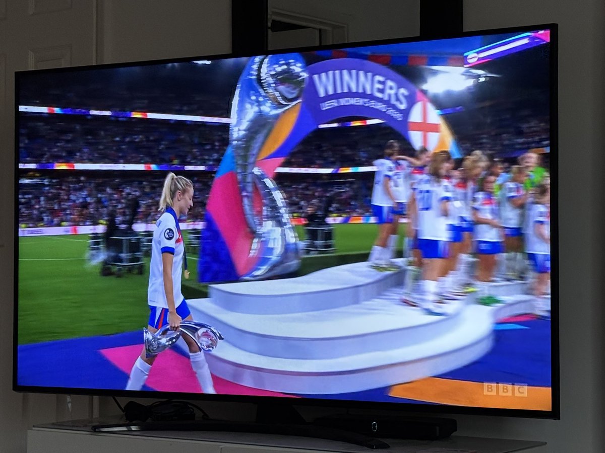 AS_FootyReview's tweet image. One thing that’s truly fantastic about this is there will loads of young girls replicating this moment in the parks with their friends pretending they are one of these England stars, dreaming that one day this could be them… well done @Lionesses not just champions but role…