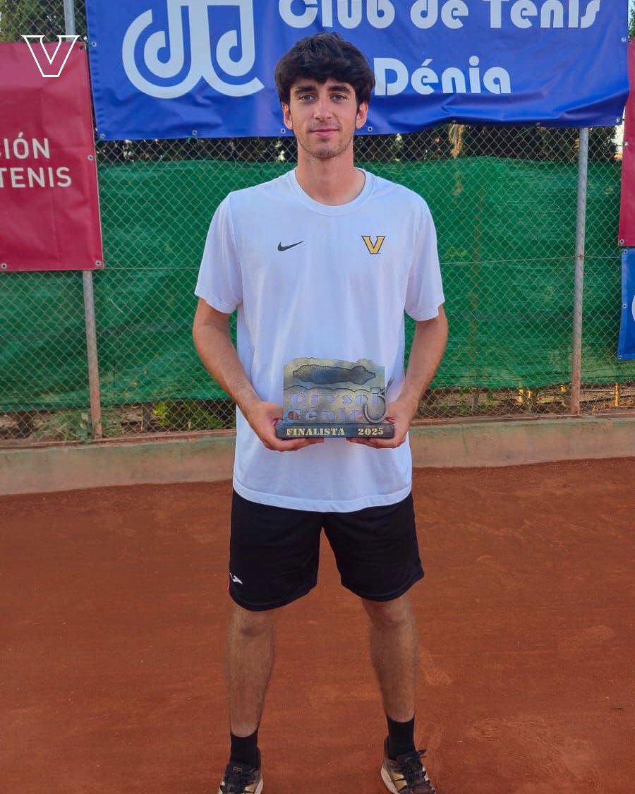 VandyMTennis's tweet image. The first of many finals for this young man 😤
#FightDores ⚓️⬇️