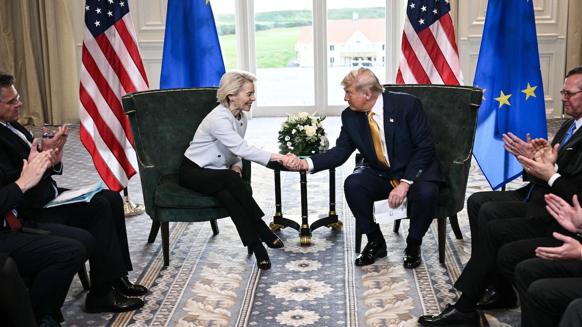 Julien_Pillot's tweet image. Alerte enlèvement : on recherche l&apos;Europe Puissance.
Dernière localisation connue : l&apos;Ecosse
Occupation : devait négocier un accord commercial &quot;historique&quot;
Signe caractéristique : ne se déplace jamais sans sa brossé à reluire, son matériel de cirage, et sa belle tête de victime…