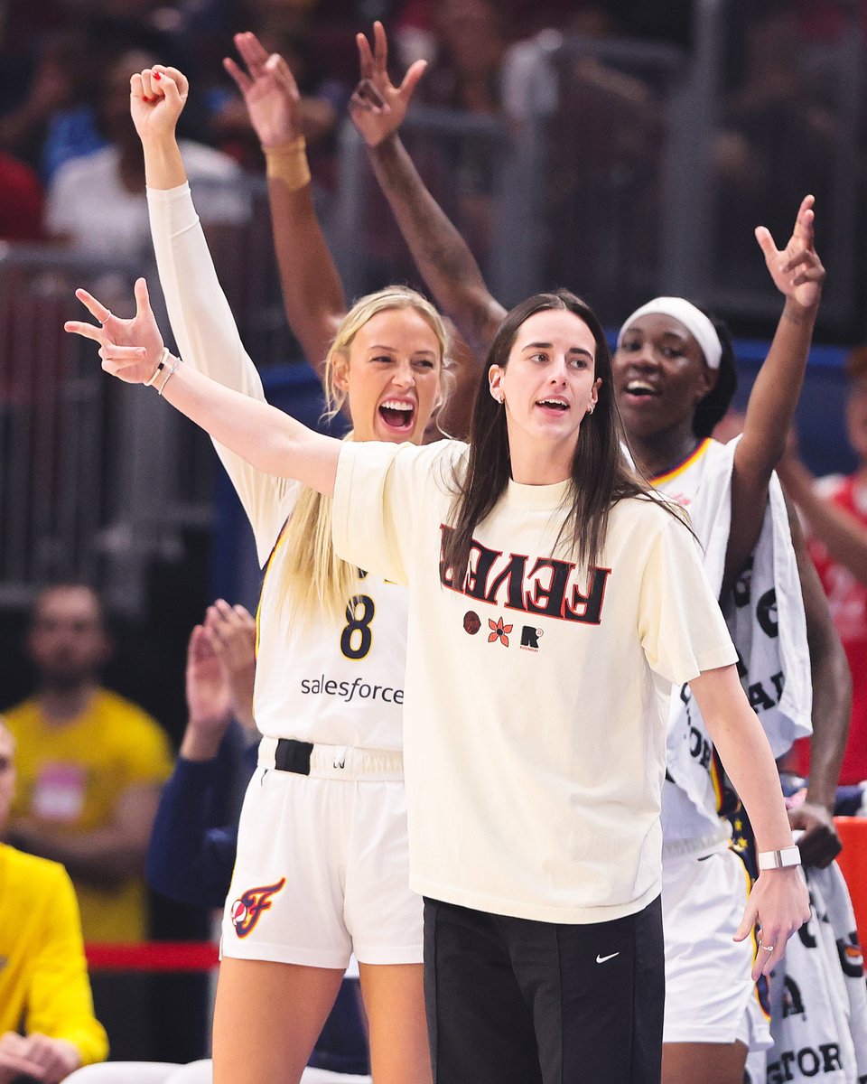 IndianaFever's tweet image. when Kelsey Mitchell knocks down her SIXTH triple of the night 👌