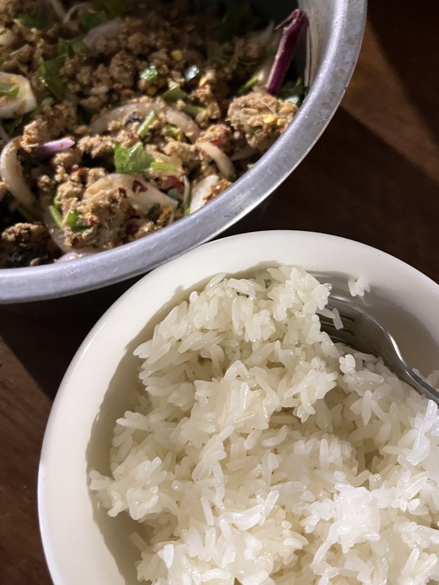 Alphatauri797's tweet image. สรุปชั้นได้กินคนแรก หิวข้าวเนาะ ลาบปลาดุกอย่างแซ่บ ข้าวเหนียวร้อนๆ ฟินก่อนนอน