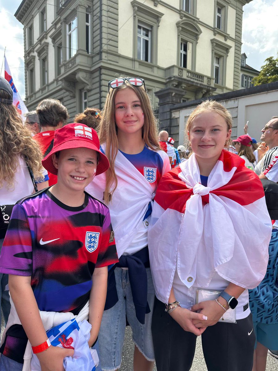 STFCfoundation's tweet image. It’s amazing to see 3 of our talented ETC players who have travelled out to Switzerland 🇨🇭to cheer on the @Lionesses 🏴🏆⚽️.
What a lifetime memory being there to see England become back to back European Champions!! 🎉
The @Lionesses continue to be fantastic role models to all…