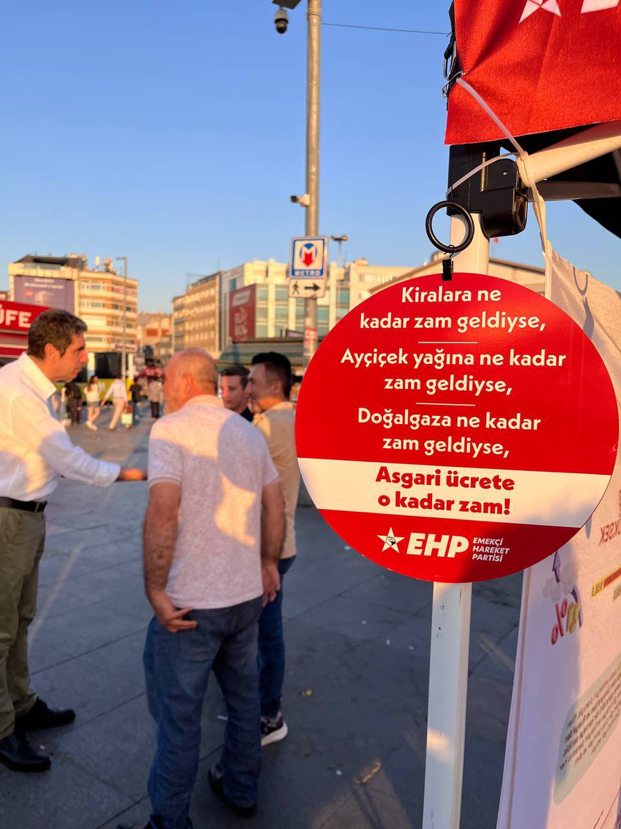 Emekçi Hareket Partisi (yeni) (@ehpgenelmerkezi) on Twitter photo Genel Başkanımız Hakan Öztürk (<a href="/HakanOzturkEHP/">Hakan Öztürk</a>), Kadıköy’de Ekonomi ve Demokrasi Çadırımızı ziyaret etti. Emekçiler ve emekliler ile bir araya gelerek artan hayat pahalılığına, yoksulluğa ve antidemokratik baskılara karşı partimizin çözüm önerilerini konuştuk.
Sokak sokak, Genel Başkanımız Hakan Öztürk (<a href="/HakanOzturkEHP/">Hakan Öztürk</a>), Kadıköy’de Ekonomi ve Demokrasi Çadırımızı ziyaret etti. Emekçiler ve emekliler ile bir araya gelerek artan hayat pahalılığına, yoksulluğa ve antidemokratik baskılara karşı partimizin çözüm önerilerini konuştuk.
Sokak sokak,