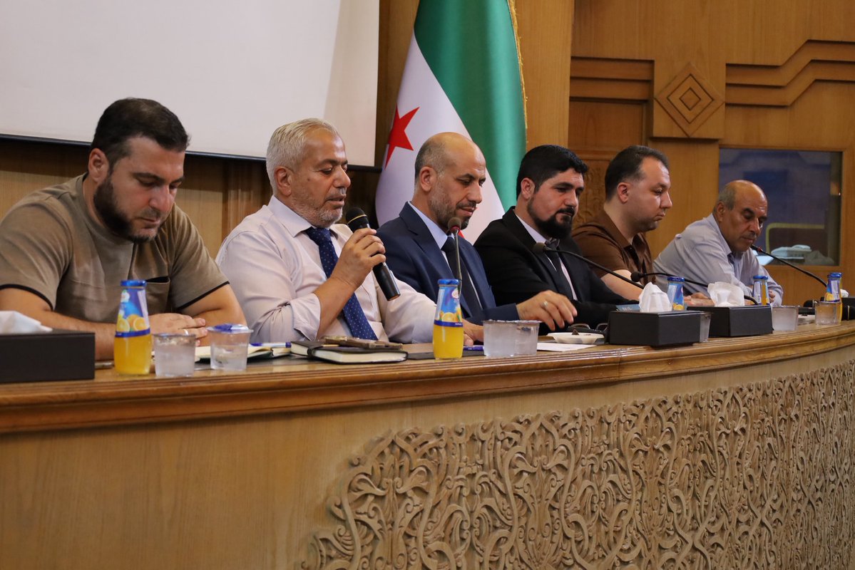 AleppoGov1's tweet image. محافظة حلب تنظم ورشة عمل حول واقع وتحديات مياه الشرب بمشاركة محلية ودولية
المزيد من التفاصيل على الفيسبوك:
facebook.com/share/p/19pcCM…
#محافظة_حلب