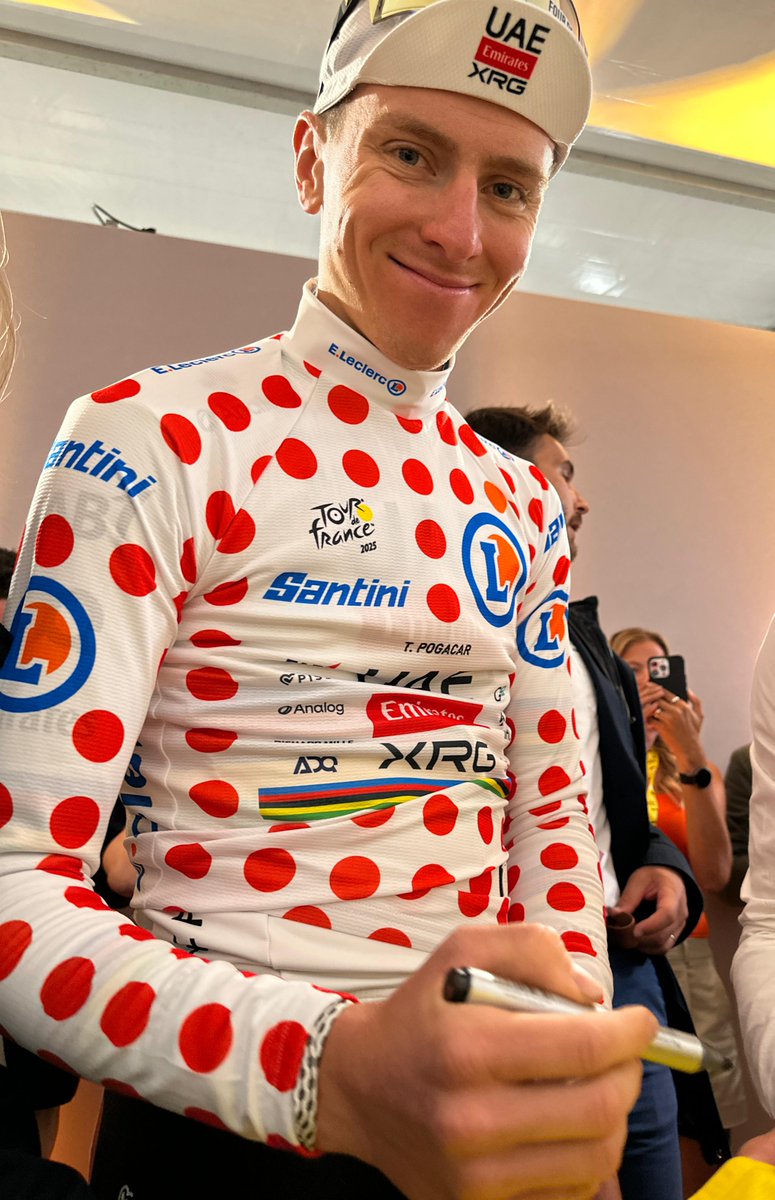 Maillot à Pois E.Leclerc (@maillotapois) on Twitter photo ⚪️🔴 RT & follow pour tenter de gagner un maillot à pois dédicacé par Tadej Pogačar avec <a href="/SANTINI_SMS/">Santini Cycling</a>
⚪️🔴 RT & follow for the chance to win a <a href="/TamauPogi/">Tadej Pogačar</a> signed polka dot jersey with <a href="/SANTINI_SMS/">Santini Cycling</a>
#TDF2025 ⚪️🔴 RT & follow pour tenter de gagner un maillot à pois dédicacé par Tadej Pogačar avec <a href="/SANTINI_SMS/">Santini Cycling</a>
⚪️🔴 RT & follow for the chance to win a <a href="/TamauPogi/">Tadej Pogačar</a> signed polka dot jersey with <a href="/SANTINI_SMS/">Santini Cycling</a>
#TDF2025