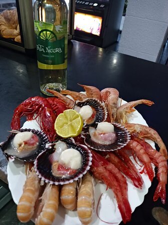 Sr_Bernabeu's tweet image. Celebrando la derrota de la PSOE en la tanda de penaltis.