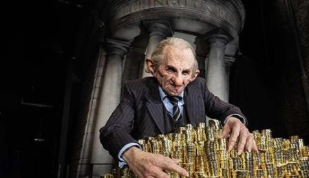 Silmaethdante's tweet image. به نظرتون این گابلین های بانکدار تو فیلم هری پاتر اشاره به مردم خاصی داره؟ 🙄😁