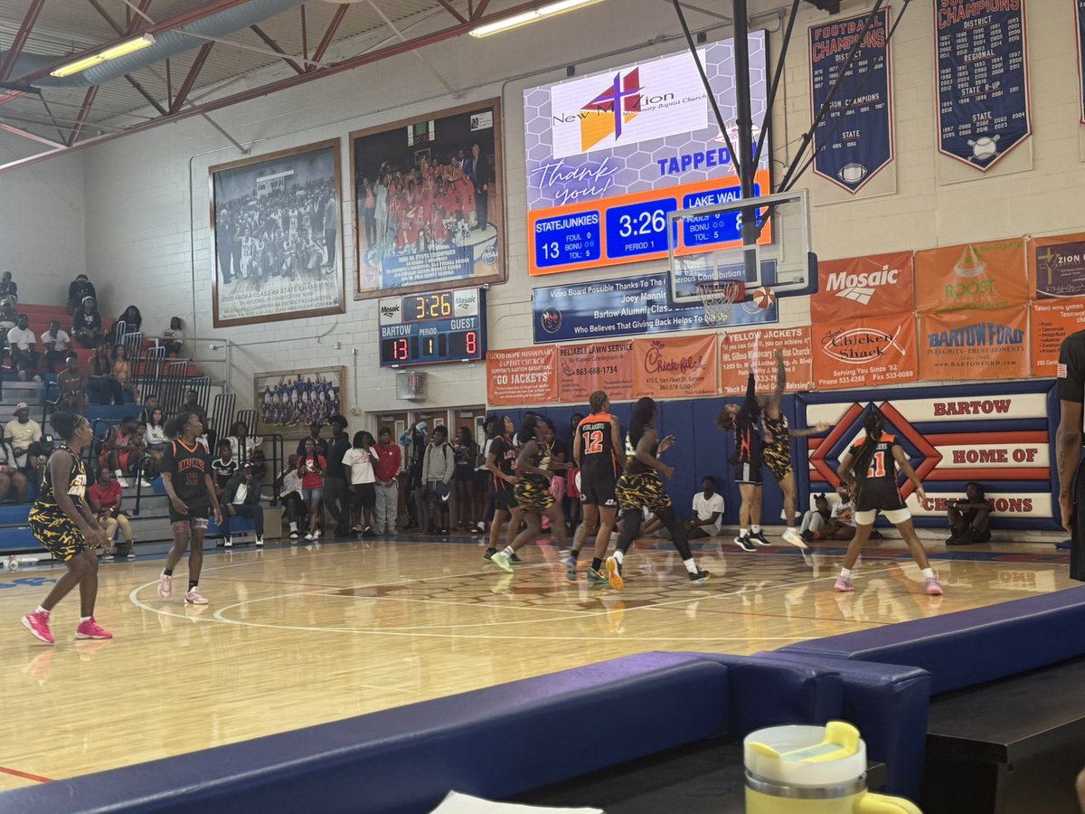 Hoops863's tweet image. At the Alumni Tourney…
Game 26 has went to the half
State Junkies 17 Lake Wales 8
#polkhoops
#1SourceforPolkCountyHighSchoolBasketball