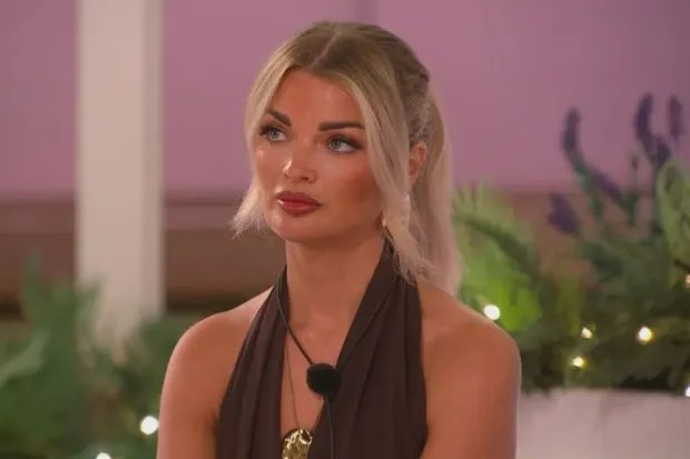mytypeonpaper's tweet image. Whatever you think of her, she doesn’t deserve this 💔 #loveisland