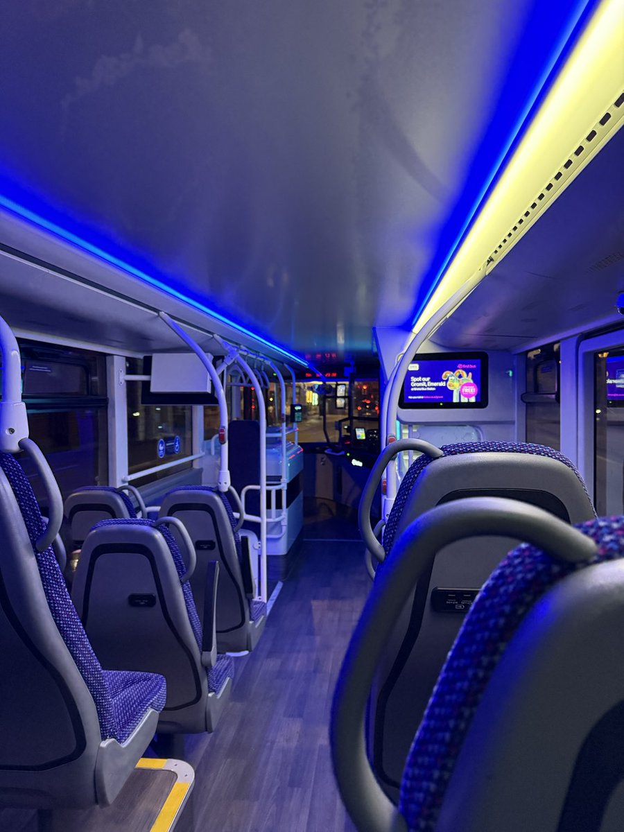 char1iewatts's tweet image. The new buses are well swanky