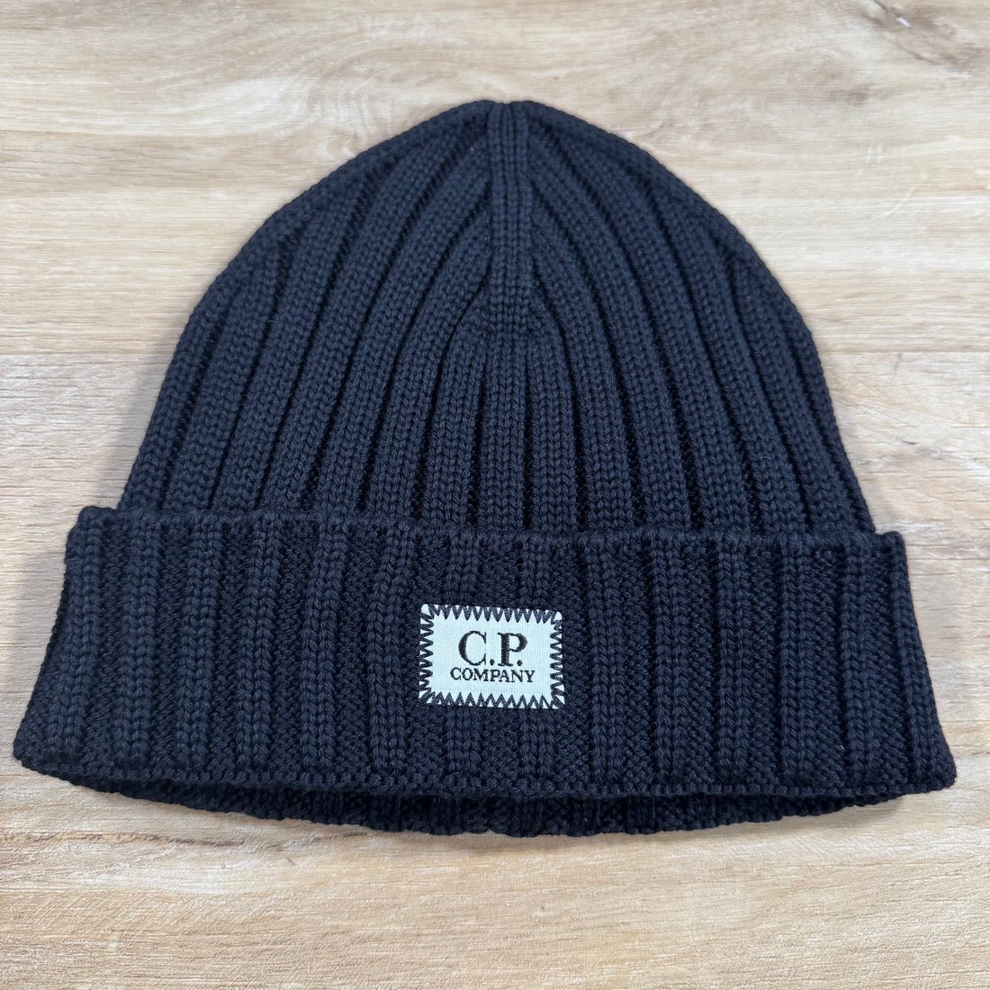 LABELMENSWEAR's tweet image. 50% off CP beanies. Extra 10% code EXTRA10
Buy 👉🏼 label-menswear.com/collections/al…