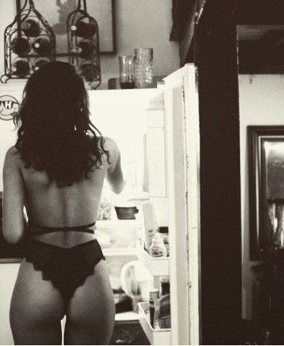 Bella6Michelle's tweet image. Time for an afternoon snack.