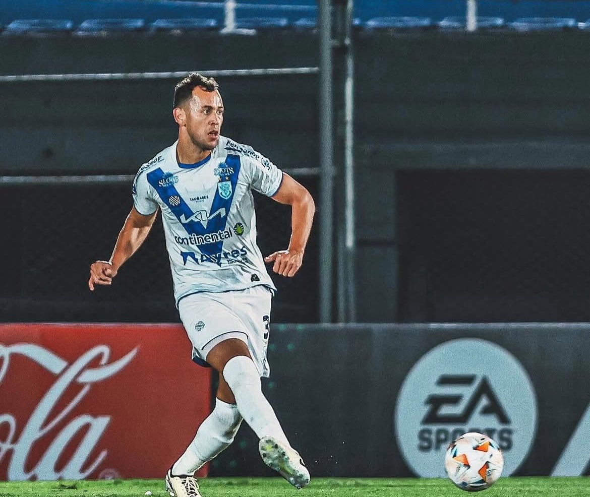 analyticspyfut's tweet image. ⚔️ Francisco Báez (33 años, 🇵🇾) fue el jugador con más duelos ganados [10] en el partido entre Sportivo Ameliano vs. Olimpia