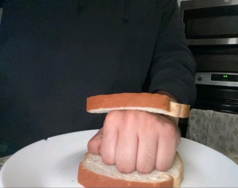 UMBRADEVOTION's tweet image. made twin a snack