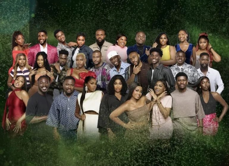 CableLifestyle's tweet image. Doctor, sales manager, singer… meet the final 14 housemates of #BBNaijaS10 | TheCableLifestyle lifestyle.thecable.ng/doctor-sales-m…