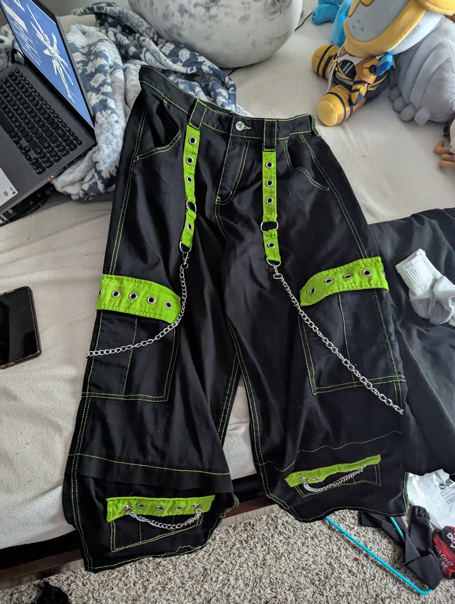 freakymaster1's tweet image. rate the mall haul