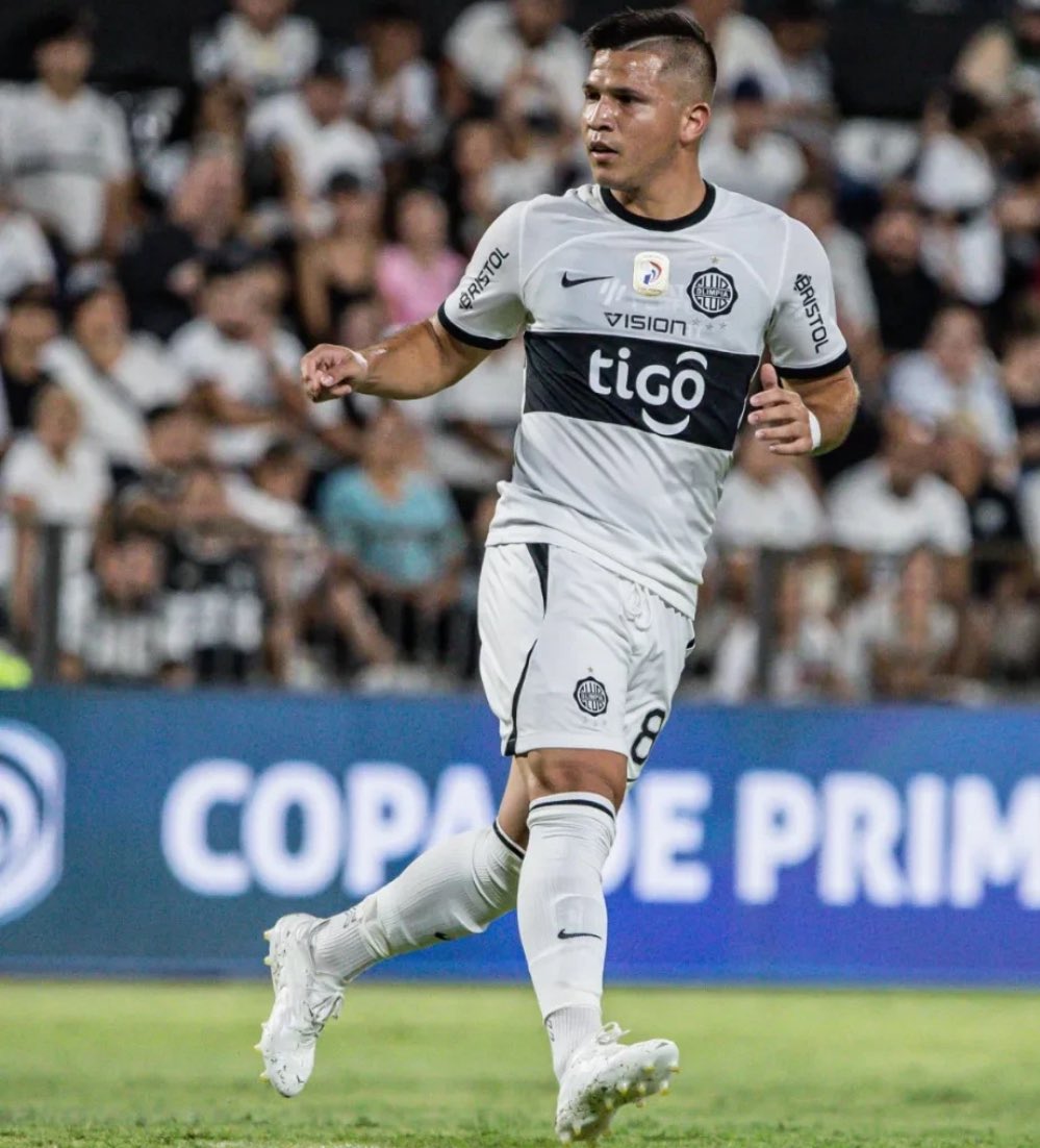 analyticspyfut's tweet image. Hugo Quintana (23 años, 🇵🇾) fue el jugador con más recuperaciones [7] y más pases en el tercio final [15] en el partido entre Sportivo Ameliano vs.  Olimpia.