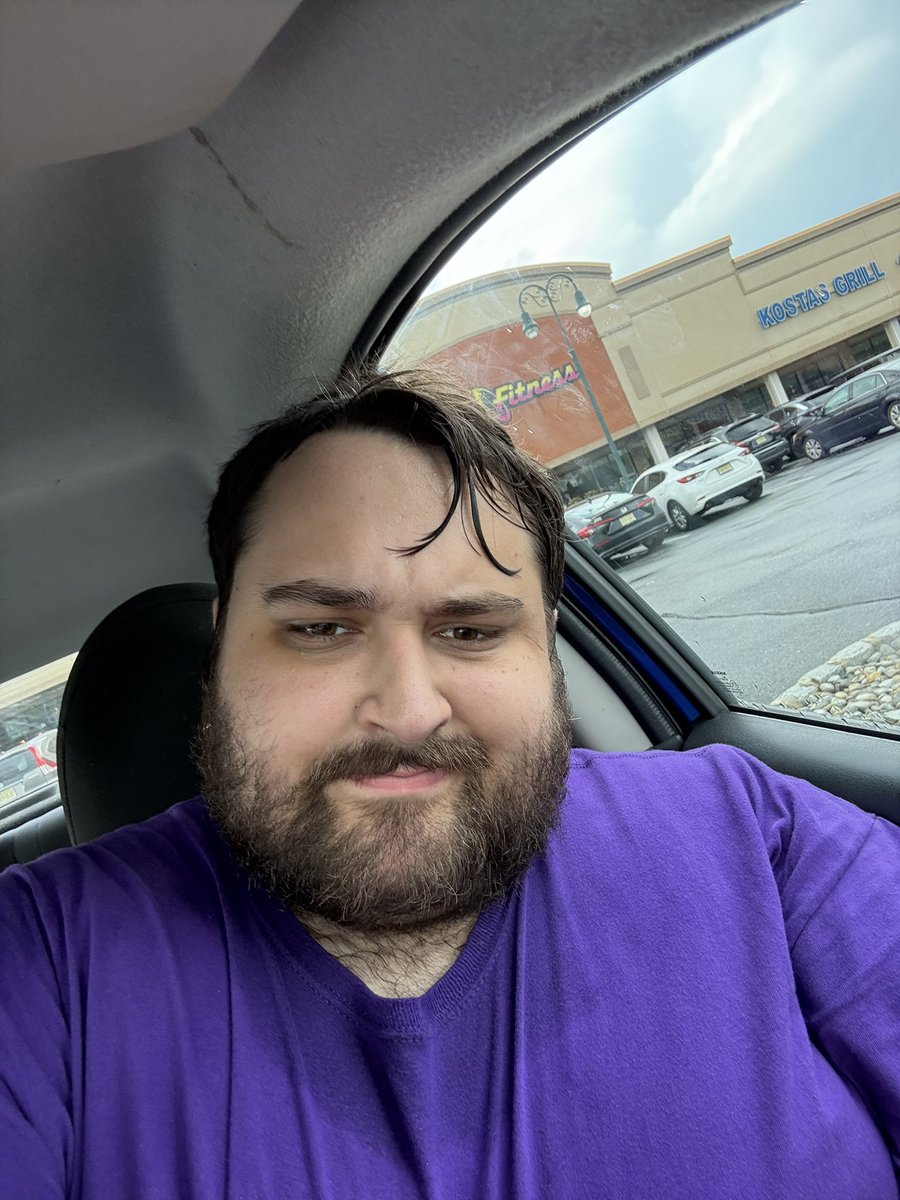 Gym Day 1 down
did 20 mins on elliptical and thought I was seeing god🗿
I guess i’m starting from my lowest point
focused mostly on form today for weights but maybe should do weights then cardio because I was low energy

anyway a humbling and motivating first day, lots to work on