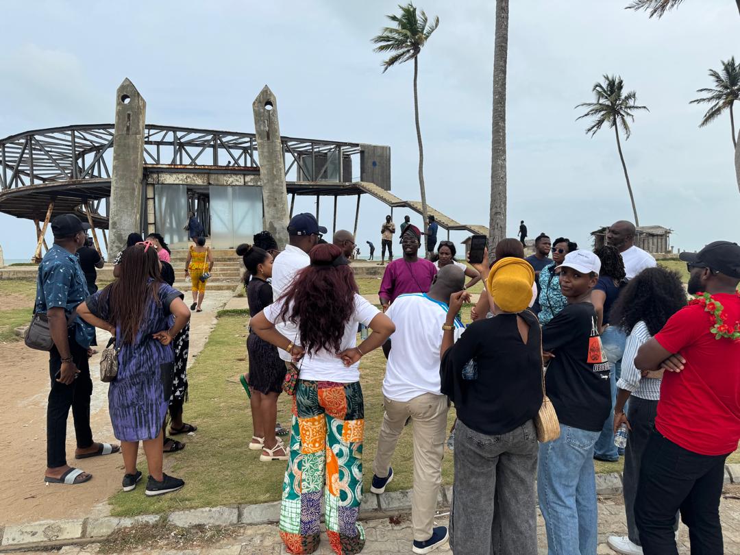 nbasblofficial's tweet image. A Powerful Final Stop: The Point of No Return!
Today, we concluded our historic journey with a visit to the deeply symbolic Point of No Return; the final and most sobering stop on our Badagry 2025 tour.
We began with a calm yet thought-provoking boat ride to the distant island;…