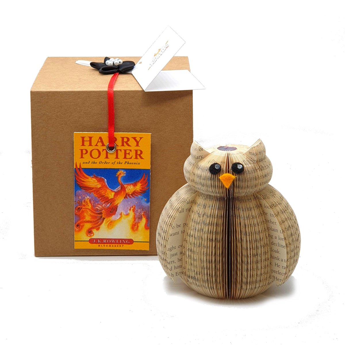 Paperappleco's tweet image. Mini Hedwig Book Gift creatoncrafts.com/products/harry… #MyNewTag #mhhsbd #Shopify #CreatonCrafts #PotterheadGift