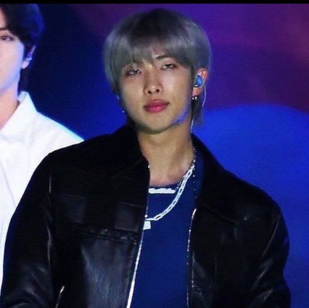 Arikive4's tweet image. I’ll always be silver hair namjoon biggest fan