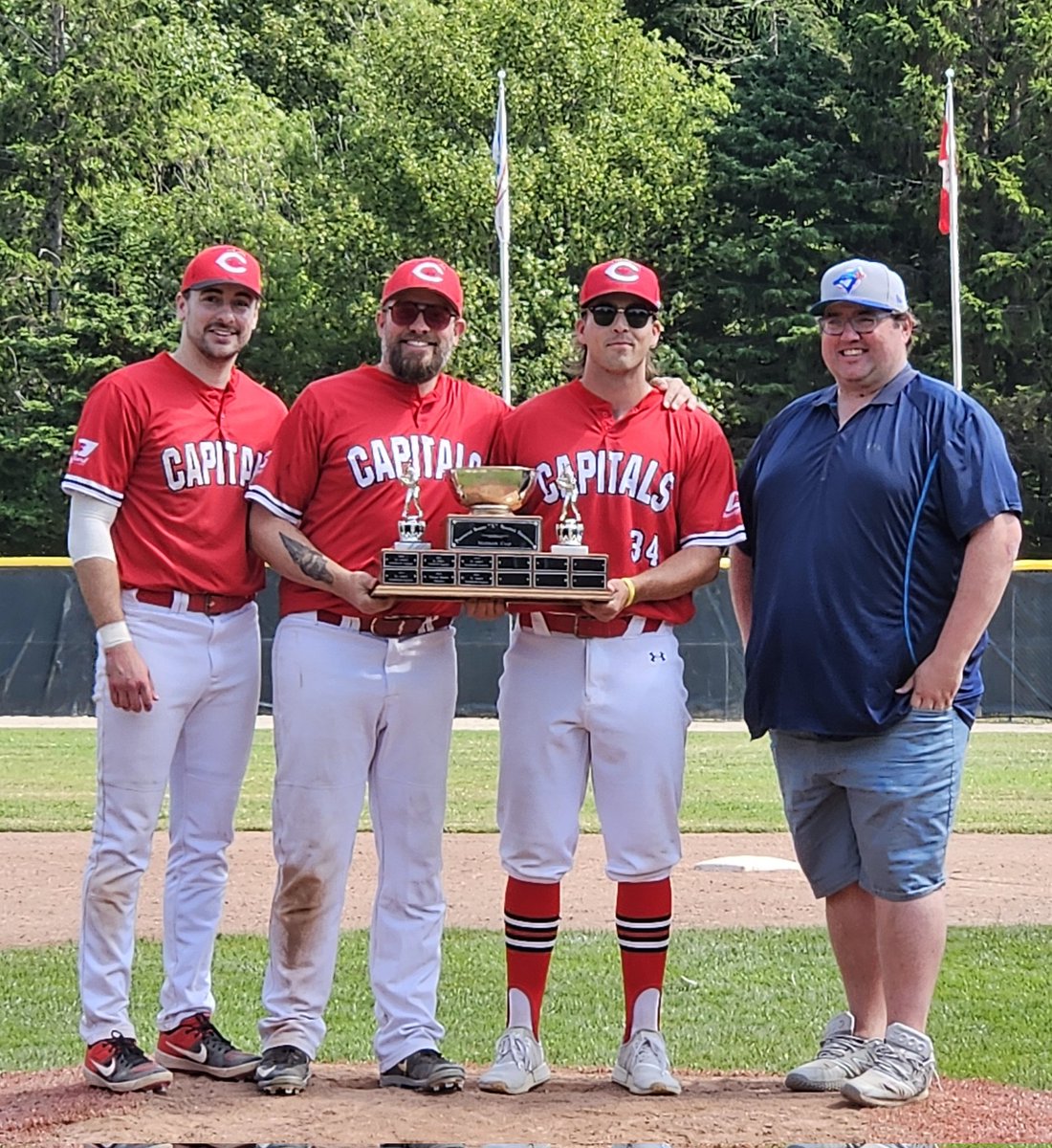 BaseballNL's tweet image. Congrats to St. John&apos;s for winning the Senior Championship!

The Caps defeated MP 10-1  ⚾️

Player of the Game
✅️ Jacob Reid (SJ)
✅️ Ryan Hurley (MP)

Tournament Awards 🏆
Top Batter - Ryan Hurley (MP)
Top Pitcher - Ryan Morgan (SJ)
MVP - Jacob Reid (SJ)

#BNLProvincials25