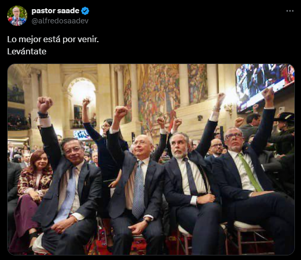 Enrique_GomezM's tweet photo. ¡Comunismo y traición a la patria a la vista!

Entregarán el sagrado territorio nacional a la narcodictadura de Venezuela, amenazan cerrar medios de comunicación, el Congreso e iniciar persecución judicial a la oposición. 

Todos en la foto, le deben explicaciones a la justicia:
@alfredosaadev sin duda un apátrida