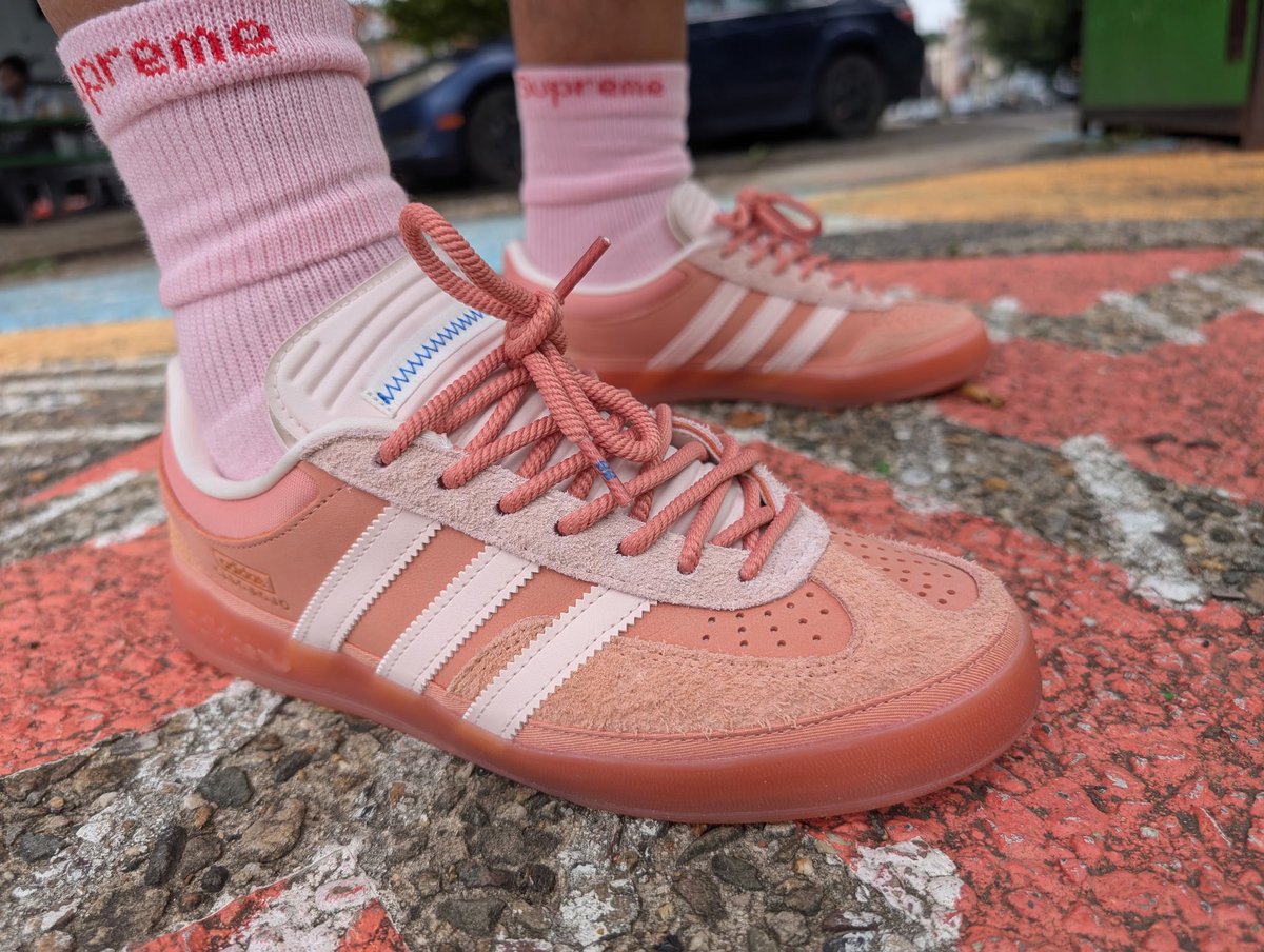 Sn3ak3r_Fr3ak3r's tweet image. Alexa .. cue @sanbenito #DTMF on repeat .. #WDYWT Bad Bunny x ‘Cabo Rojo’ @adidas Gazelles #UnDs #YourSneakersAreDope #BadBunny #Benito #PFknR #ElConejoMalo