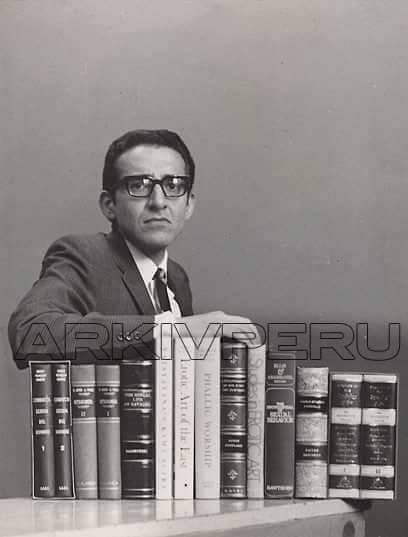 Hace 7 años Marco Aurelio Denegri se despidió del mundo. Él fue un representante d lo Contracultural en el Perú. Una persona tan libre q se dio el lujo d tener programas d televisión abierta y hablar d todo aquello q a ÉL le parecía interesante y necesario. Era lo opuesto a..1/3