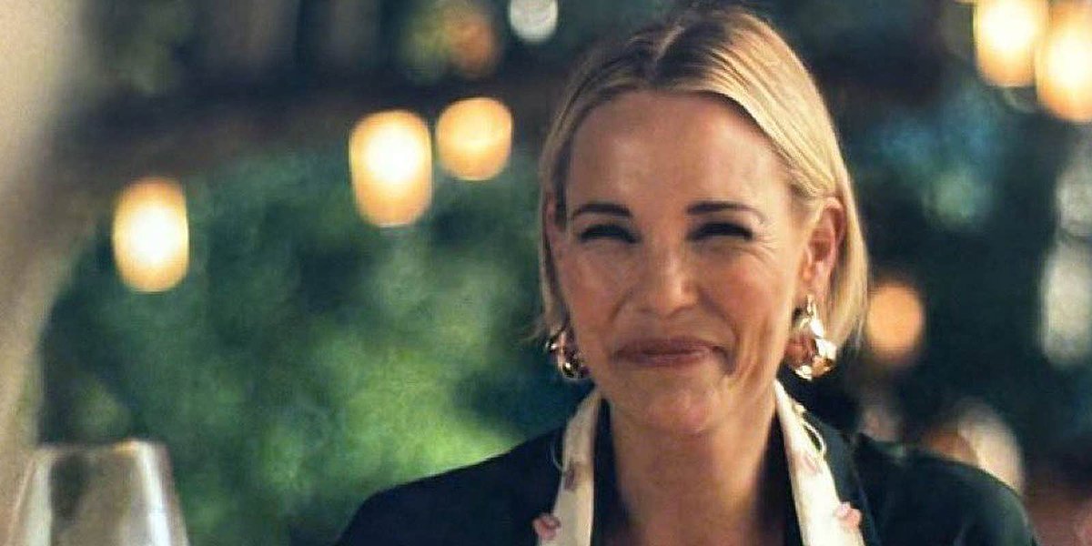 BAB00SHKA_1's tweet image. The producers forcing the girls to kiss and make up because the show is almost over and can't have tension in the final week #LoveIsland