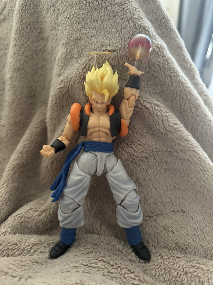 coconutpapi90's tweet image. HE LOOKS SO GOOOODDD 😭😭🙏🙏🙏