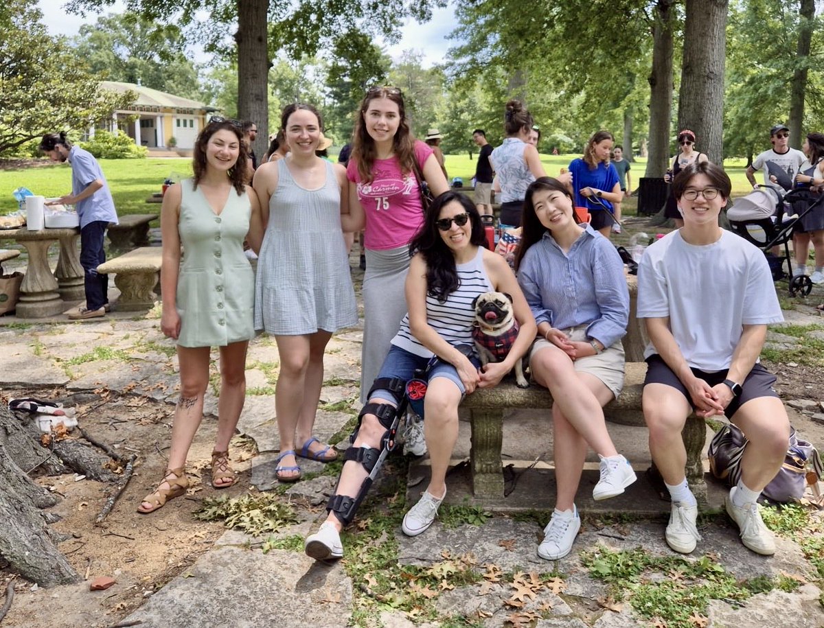 nardhygomez's tweet image. #NGLLab had a blast at the #CRepHS Annual Picnic! ⁦@WashU_OBGYN⁩ Great vibes, good food, and lots of fun moments!
