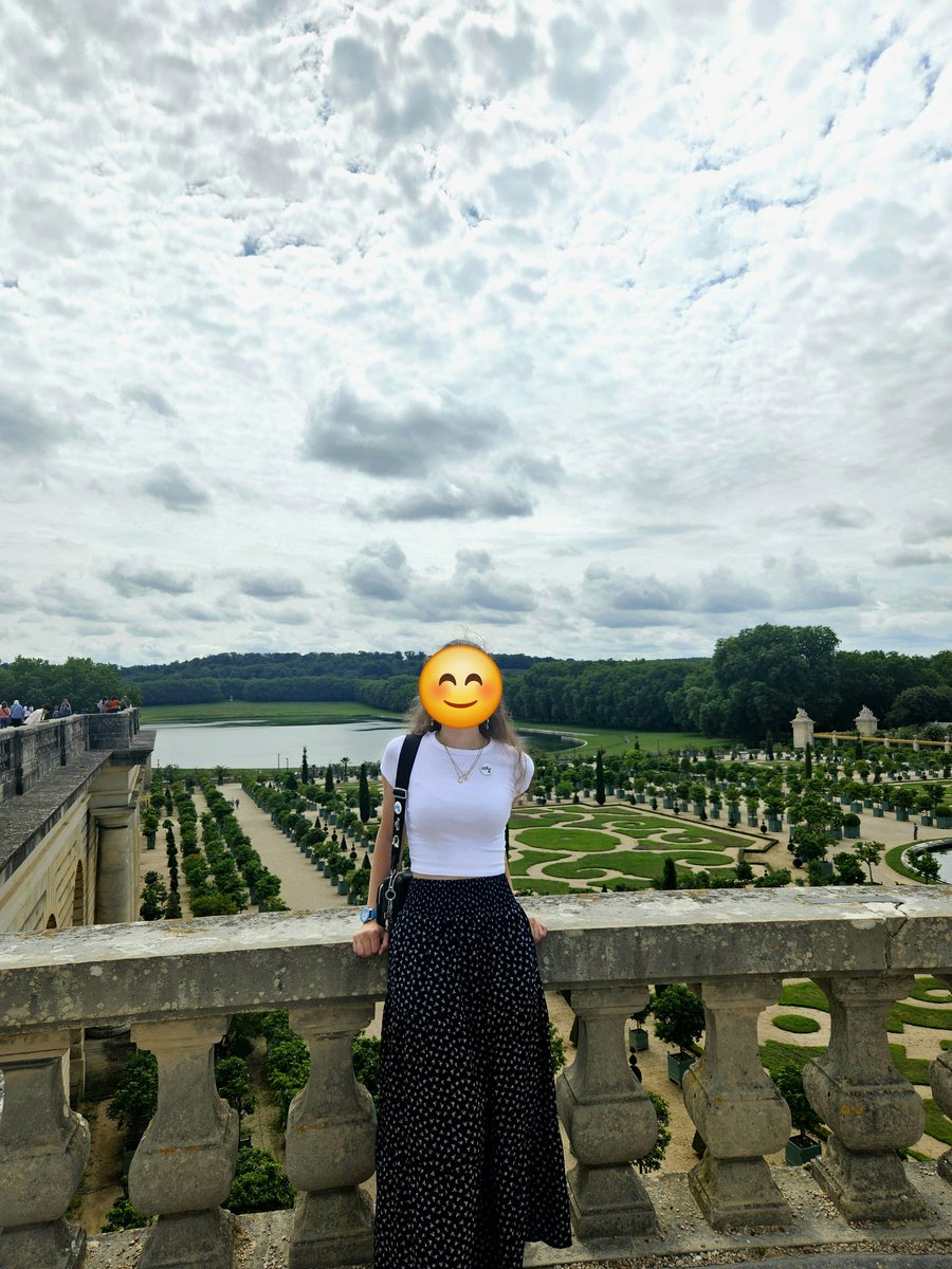 Lilli_Xyloto's tweet image. anyways. 
visited Versailles today :)