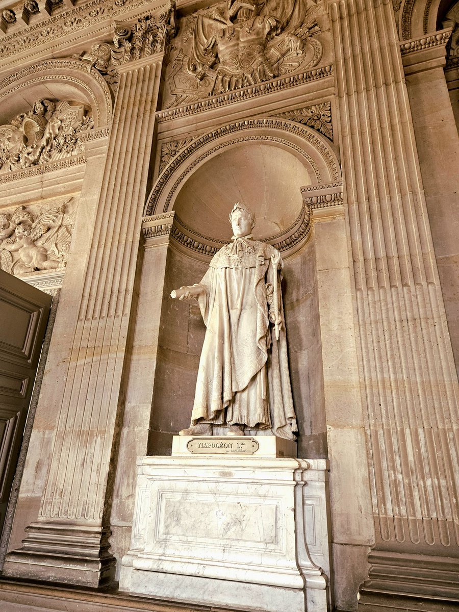 Lilli_Xyloto's tweet image. anyways. 
visited Versailles today :)