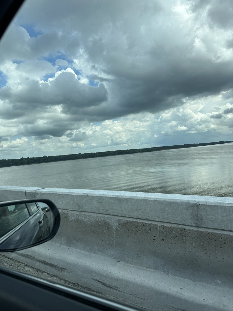 3sticksCGCS's tweet image. I didn’t know the Ohio River was so wide. Kind of scary that they were working on that bridge.