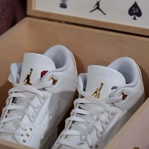 KicksFinder's tweet photo. CC Sabathia received an exclusive Air Jordan 3 PE for his Hall of Fame Induction from Jordan Brand @CC_Sabathia @Jumpman23 

📹 IG: moyevisuals https://t.co/ReJIQwCnuM