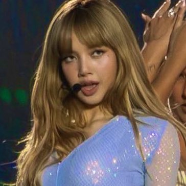 cry4lj's tweet image. lisa was the most followed blackpink member in the last 24h on Instagram following the deadline tour in new york
